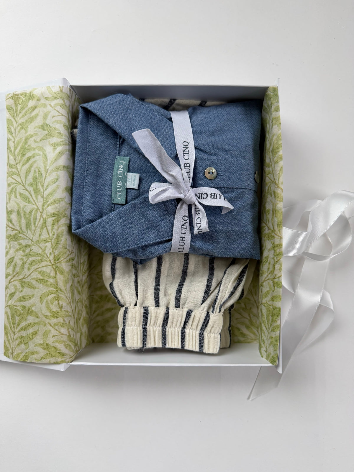Gift set N°5 Chambray & stripes: the gift box as packed by hand in our Amsterdam store
