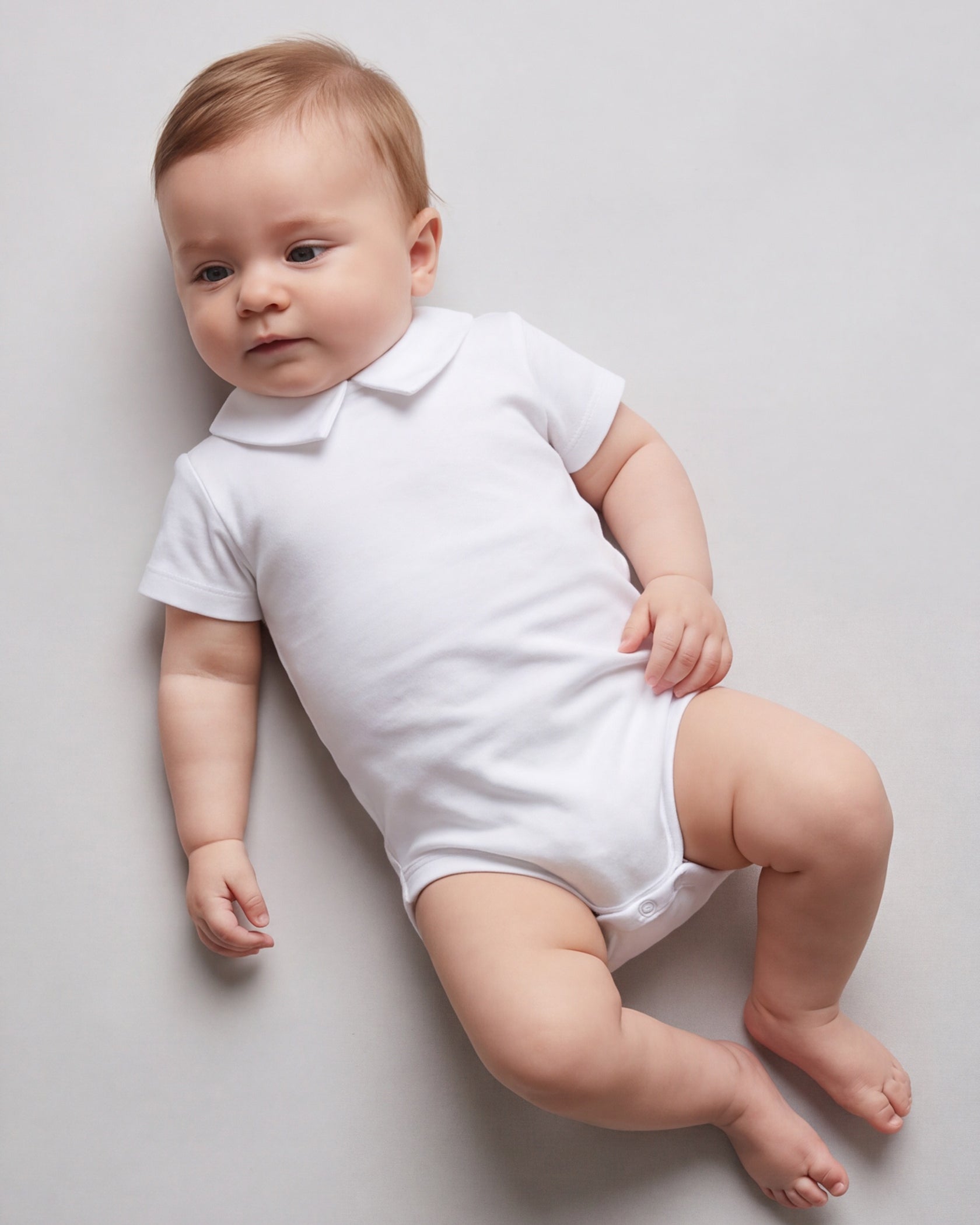 Babyromper met puntkraag, korte mouw