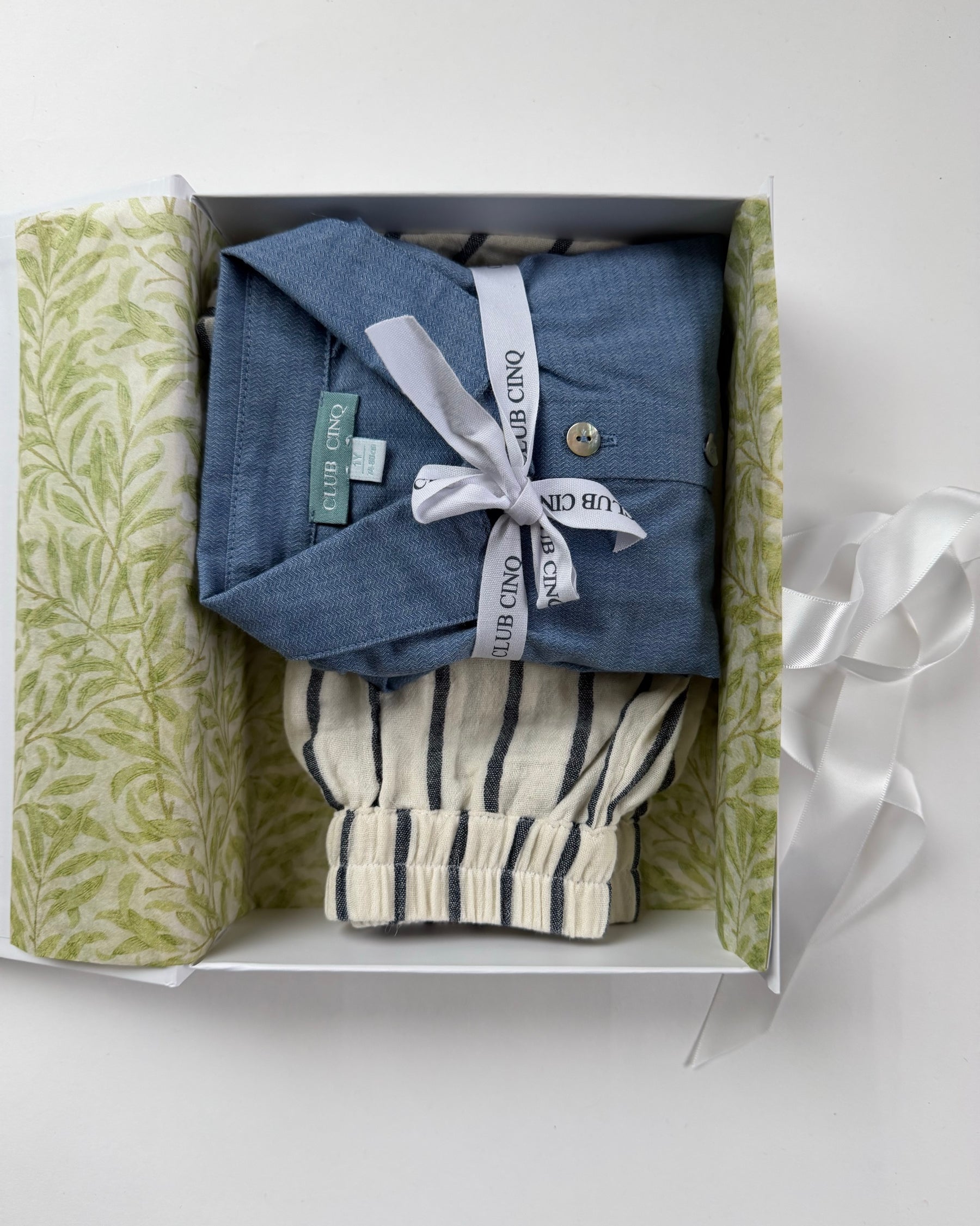 Gift set N°5 Chambray & stripes: the gift box as packed by hand in our Amsterdam store