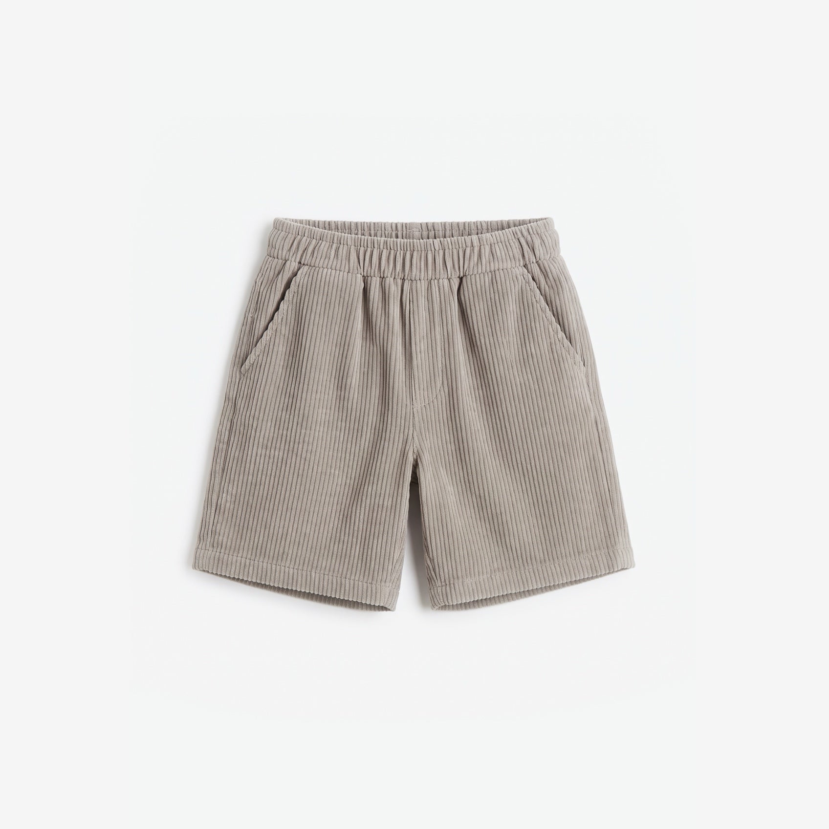 Southport shorts corduroy beige, flat lay on a light grey background | Club Cinq