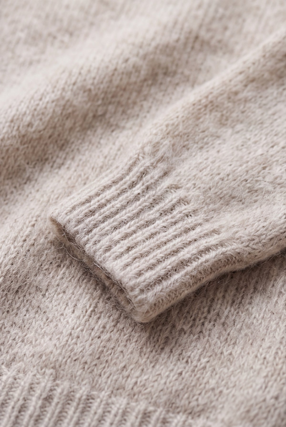 Wool sweater beige